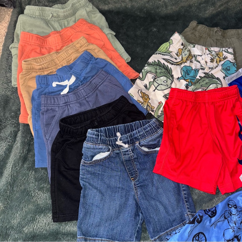 BUNDLE 13 Pairs of boys size 5 Shorts - Picture 2 of 3